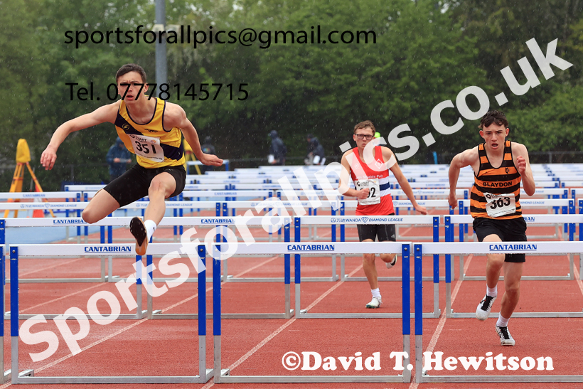 Hurdles, 2026 North Eastern Track and Field Champs, Shildon, County Durham. Photo: David T. Hewitson/Sports for All Pics